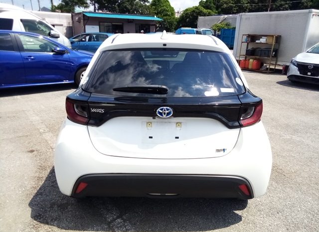 
								Toyota Yaris HYBRID X full									