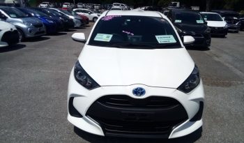 
									Toyota Yaris HYBRID X full								