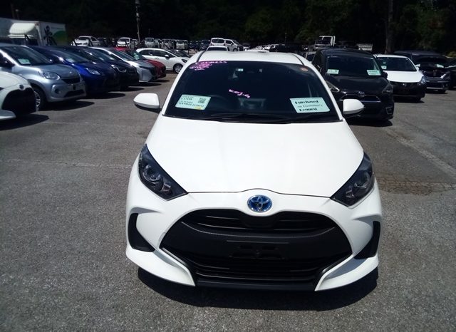 
								Toyota Yaris HYBRID X full									