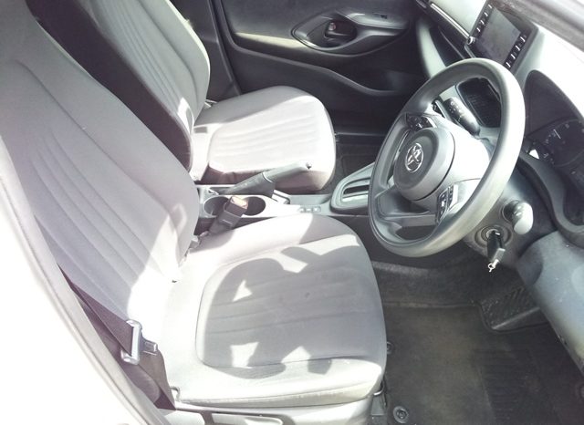 Toyota Yaris HYBRID X