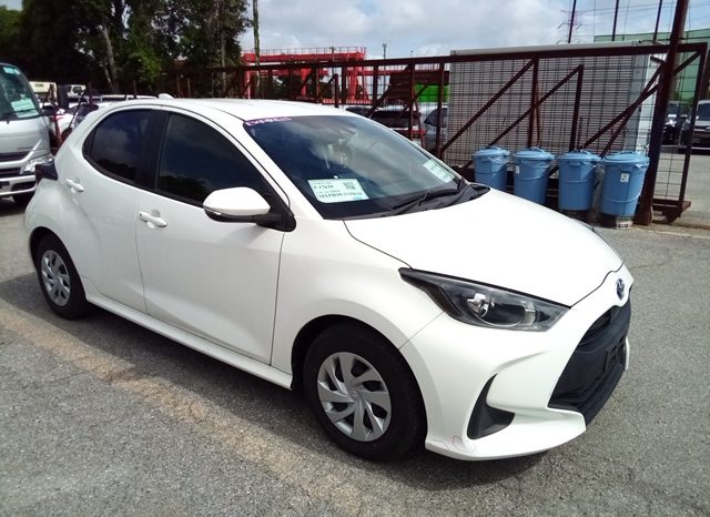 Toyota Yaris HYBRID X