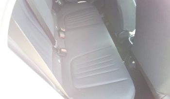 
									Toyota Yaris HYBRID X full								