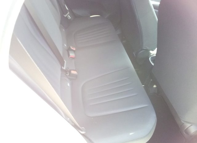 Toyota Yaris HYBRID X