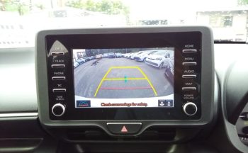 Toyota Yaris HYBRID X