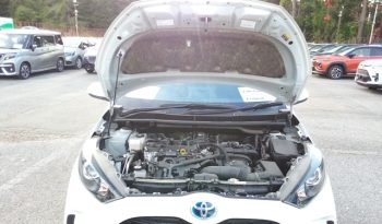
									Toyota Yaris HYBRID X full								