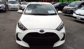 
									Toyota Yaris HYBRID X full								
