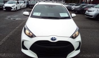 
									Toyota Yaris HYBRID X full								