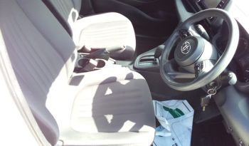 
									Toyota Yaris HYBRID X full								