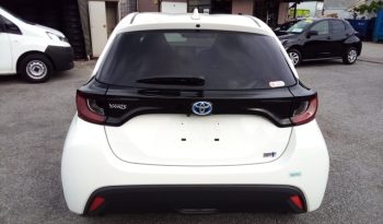 
									Toyota Yaris HYBRID X full								