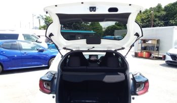 
									Toyota Yaris HYBRID X full								