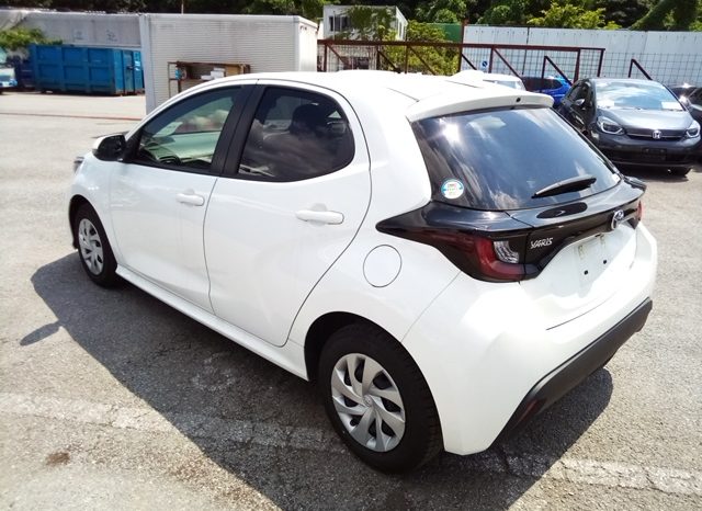 
								Toyota Yaris HYBRID X full									