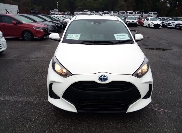 
								Toyota Yaris HYBRID X full									