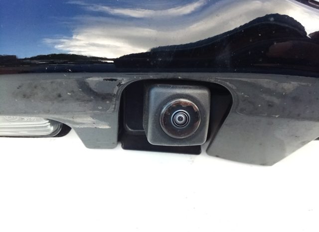 
								Toyota Yaris HYBRID X full									