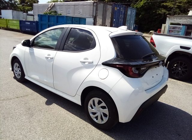 
								Toyota Yaris HYBRID X full									
