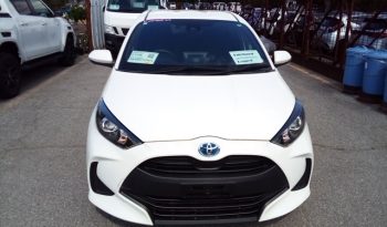 
									Toyota Yaris HYBRID X full								