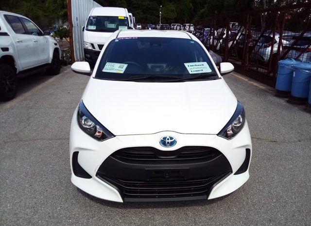 
								Toyota Yaris HYBRID X full									