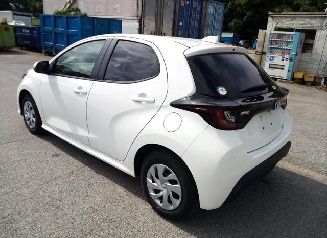 
								Toyota Yaris HYBRID X full									