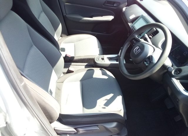 
								Honda Fit e:HEV BASIC full									