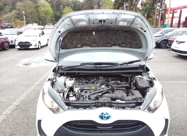 
								Toyota Yaris HYBRID X full									