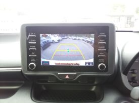 Toyota Yaris HYBRID X
