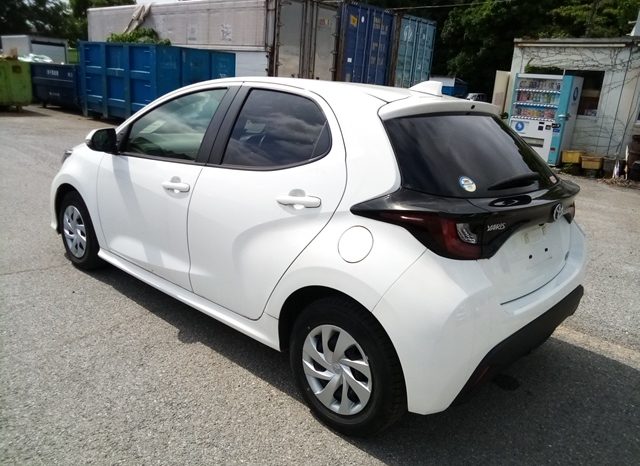 
								Toyota Yaris HYBRID X full									