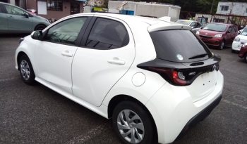 
									Toyota Yaris HYBRID X full								