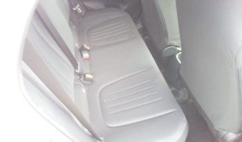 
									Toyota Yaris HYBRID X full								