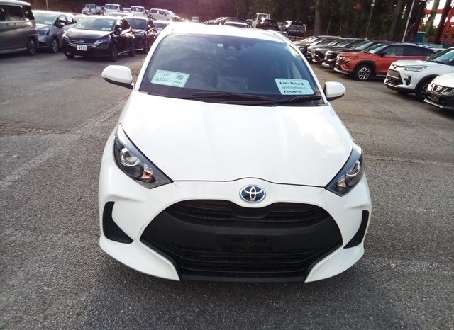 
								Toyota Yaris HYBRID X full									