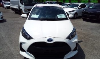 
									Toyota Yaris HYBRID X full								