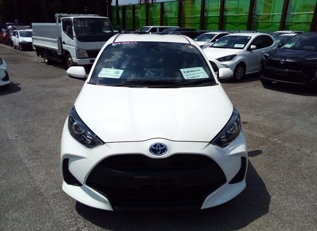 
								Toyota Yaris HYBRID X full									