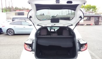 
									Toyota Yaris HYBRID X full								