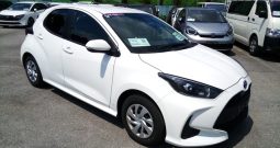 Toyota Yaris HYBRID X