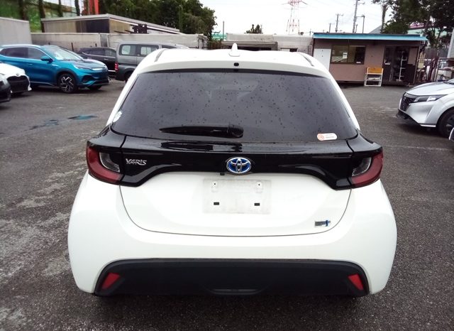 
								Toyota Yaris HYBRID X full									