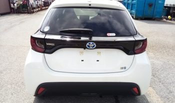 
									Toyota Yaris HYBRID X full								