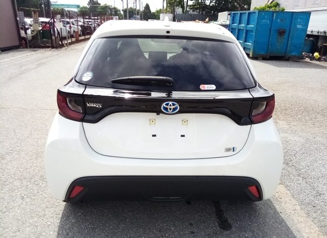 
								Toyota Yaris HYBRID X full									