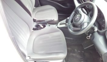 
									Toyota Yaris HYBRID X full								