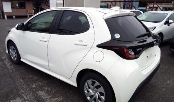 
									Toyota Yaris HYBRID X full								