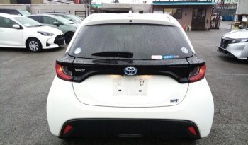 
									Toyota Yaris HYBRID X full								
