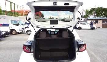 
									Toyota Yaris HYBRID X full								
