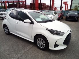 Toyota Yaris HYBRID X