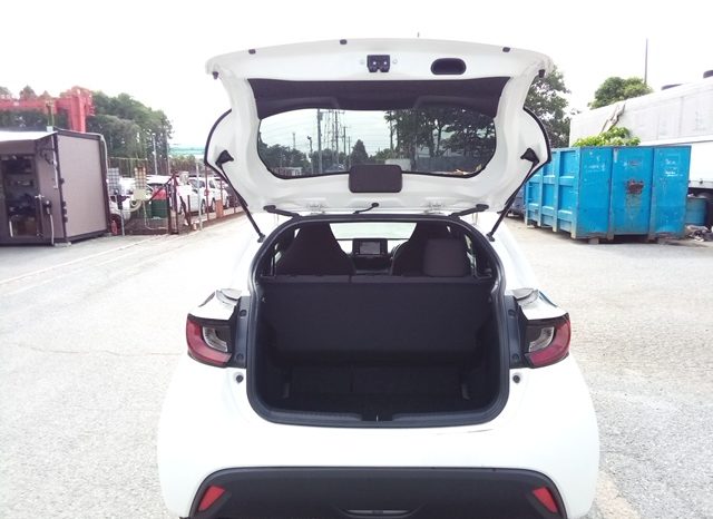 
								Toyota Yaris HYBRID X full									