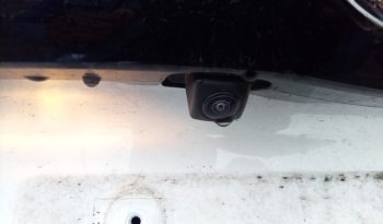 
									Toyota Yaris HYBRID X full								