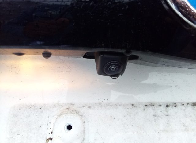 Toyota Yaris HYBRID X