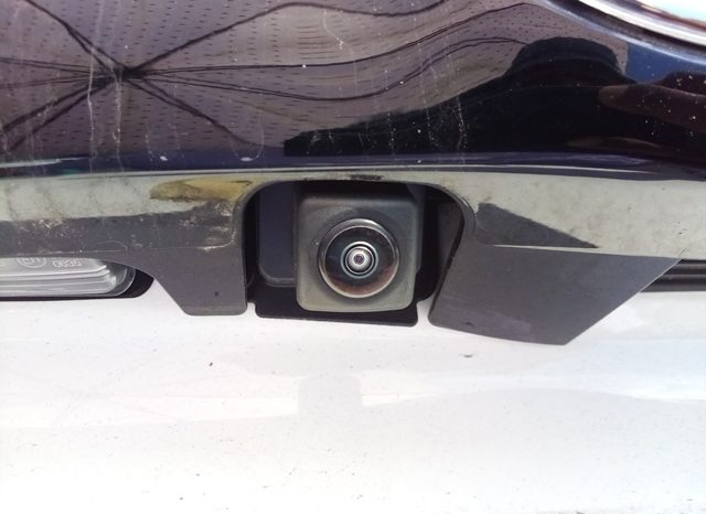 
								Toyota Yaris HYBRID X full									