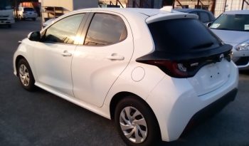
									Toyota Yaris HYBRID X full								