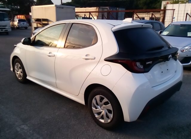 
								Toyota Yaris HYBRID X full									