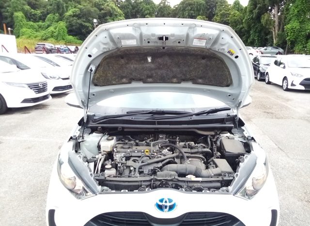
								Toyota Yaris HYBRID X full									