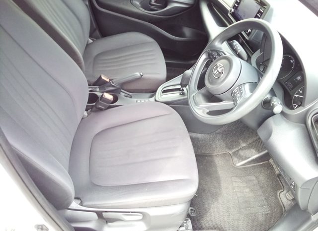 Toyota Yaris HYBRID X