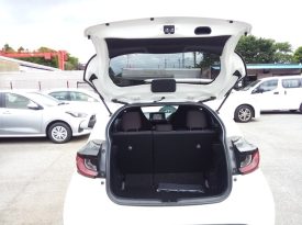 Toyota Yaris HYBRID X