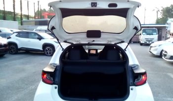 
									Toyota Yaris HYBRID X full								